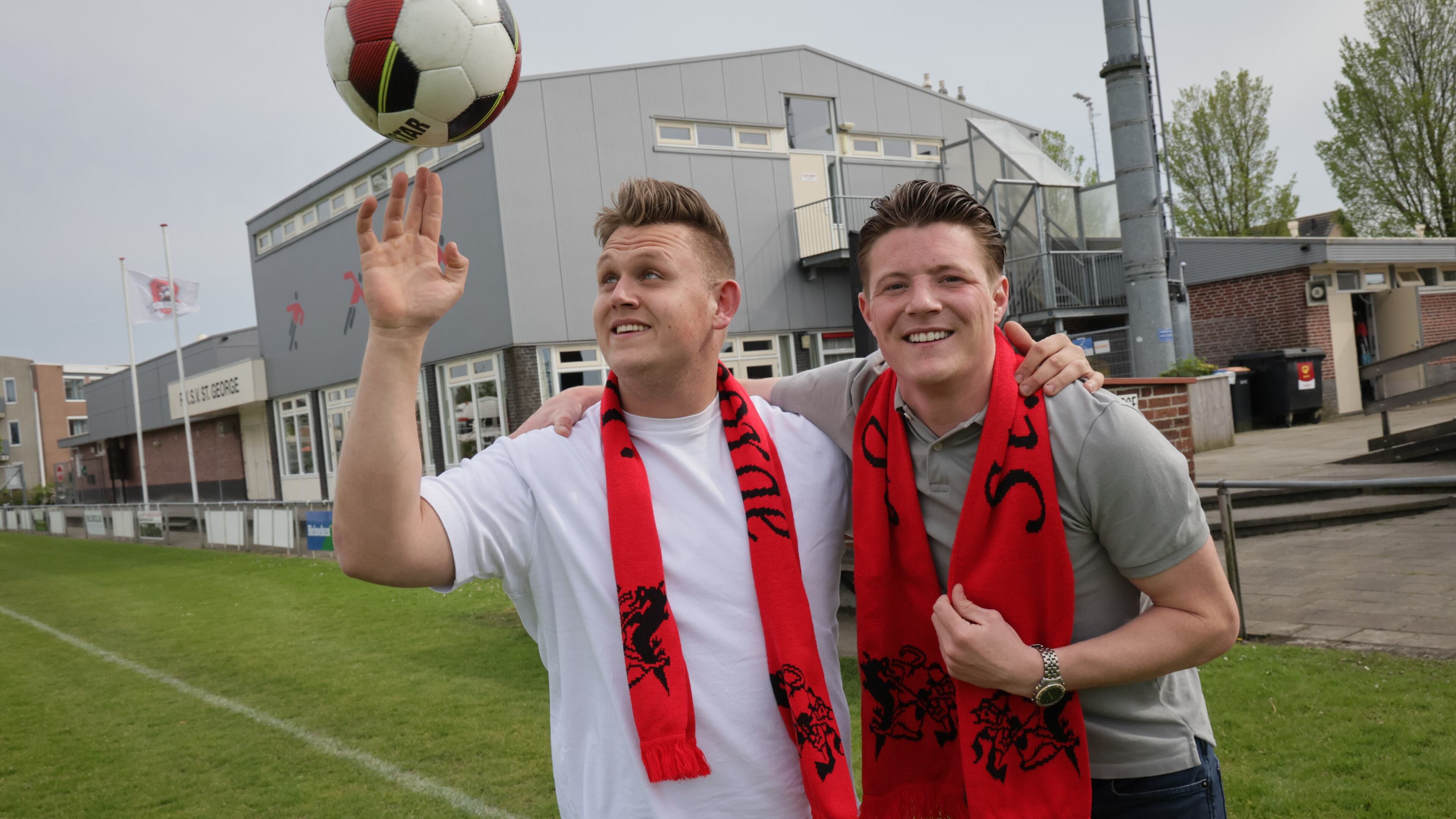 Beste vrienden Luc en Sem schrijven een clubnummer voor (bijna-)kampioenschap St. George: ’Jong en o